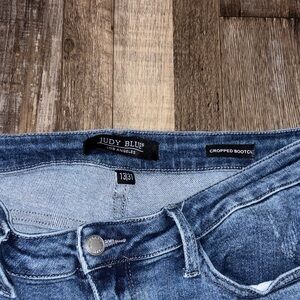 Judy Blue Cropped Bootcut Jeans in Classic Blue 13/31
